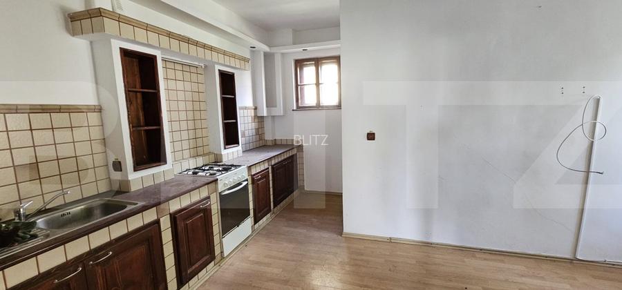 Casa cu 2 apartamente de 3 camere in centru - 6