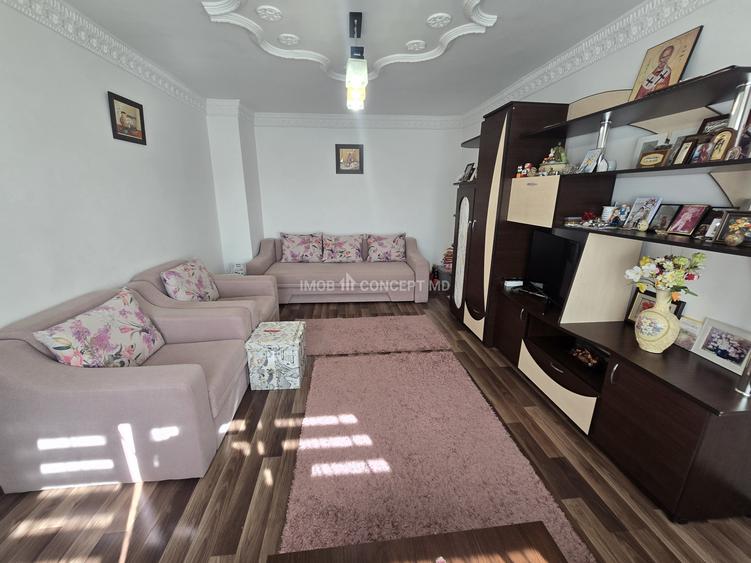 VANZARE APARTAMENT 2 CAMERE in zona Mihai Bravu