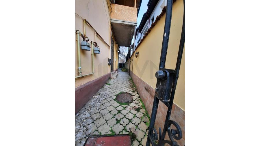 REV0017192 Piata Victoriei - VIla interbelica cu gradina