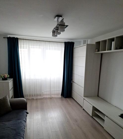 Apartament 3 camere 70mp zona Spital mobilat utilat 87.000eur neg