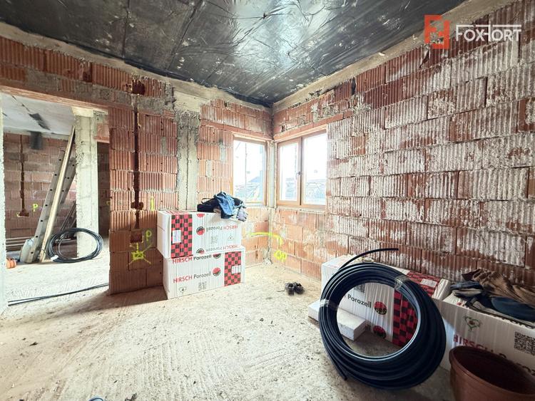 Duplex cu 5 camere de vanzare in localitatea Sacalaz, zona Centrala