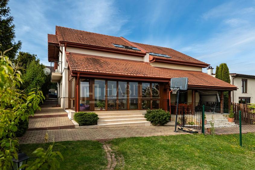 Casa cu materiale de calitate, 639 mp teren, zona deosebita, Borhanci