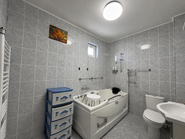 Vila 2 etaje| 5 camere| Floreasca| Jacuzzi| Curte privata|