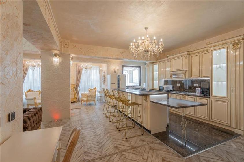 Penthouse Unic in Iasi 273 mp Design Premium Vedere Panoramica