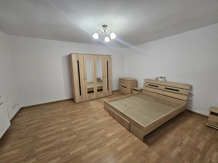 Apartament 2 camere renovat, 65 mp, cu pod mansardabil, Centru!