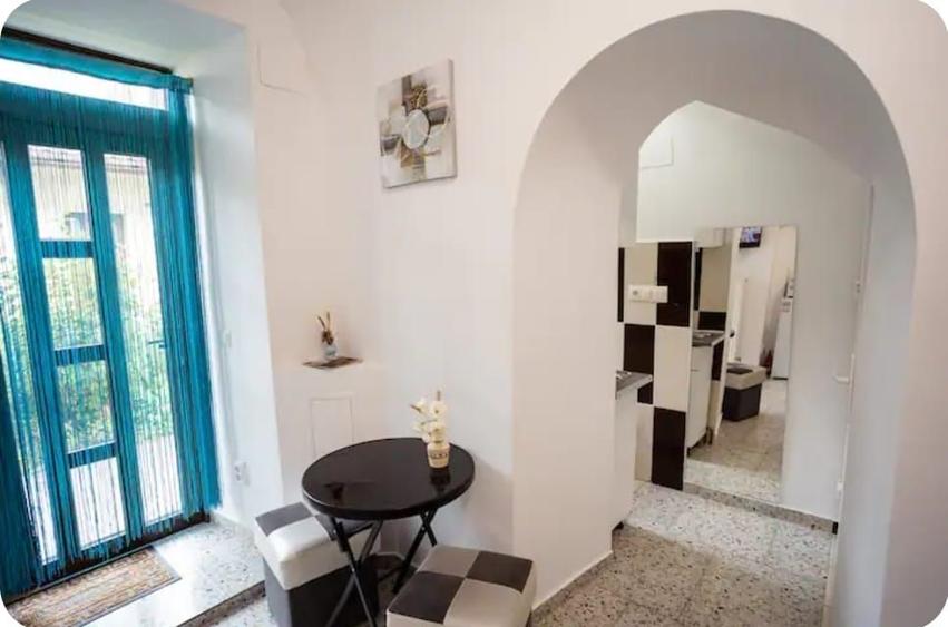 Garsoniera De Inchiriat | Ultracentral | Piata Unirii | UMF