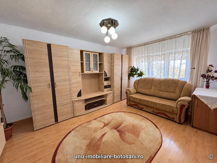 APARTAMENT 4 CAMERE - ETAJ 4 CU ȘARPANTĂ- ÎMPĂRATUL TRAIAN , LOC de PARCARE