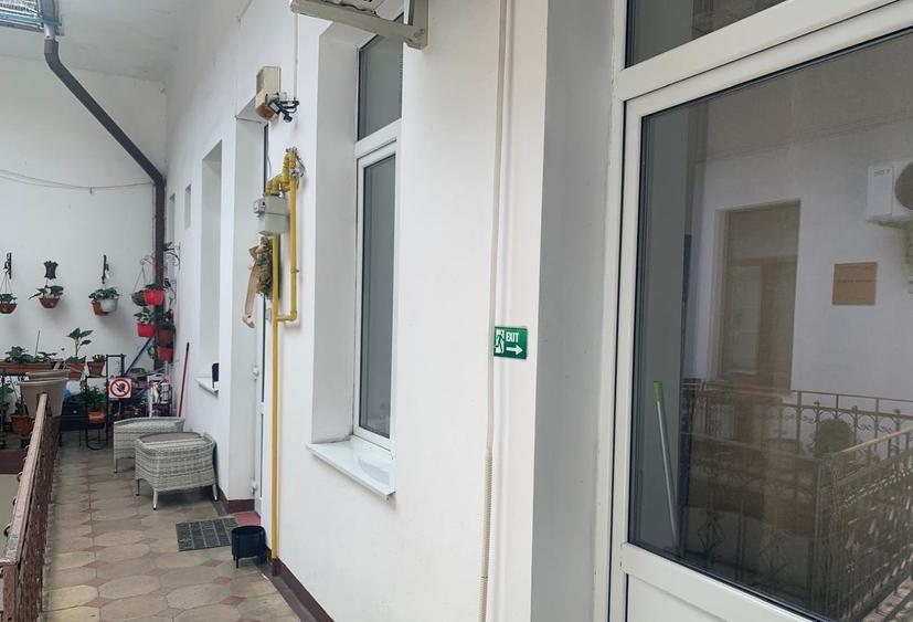 Apartament Piața Mihai Viteazu etajul 1/1 finisat modern