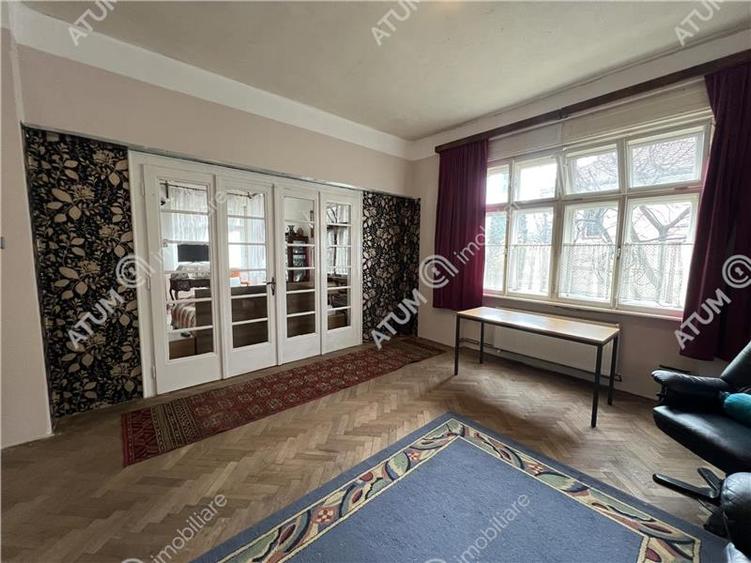 Casa individuala cu 4 camere si teren 900 mp zona Calea Poplacii