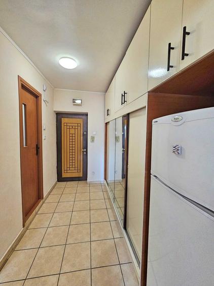 De Inchiriat Garsonieră spatioasa Mall Vitan,Pret Negociabil