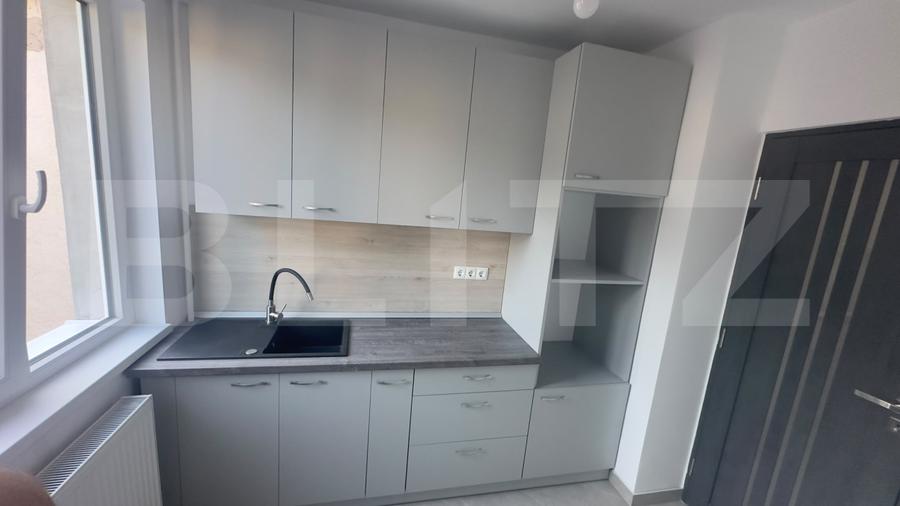 Apartament de vânzare, 3 camere, 50 mp, zona Centrala