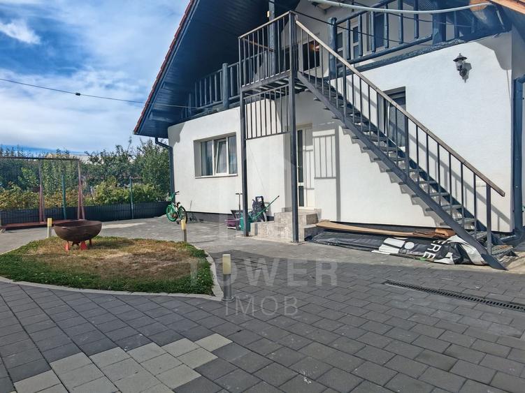Casă individuală cu 2 apartamente și anexă generos de 100 mp