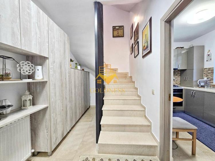 Casă modernă de vânzare, curte, 6 camere, parcare, Zona Vivo, Florești