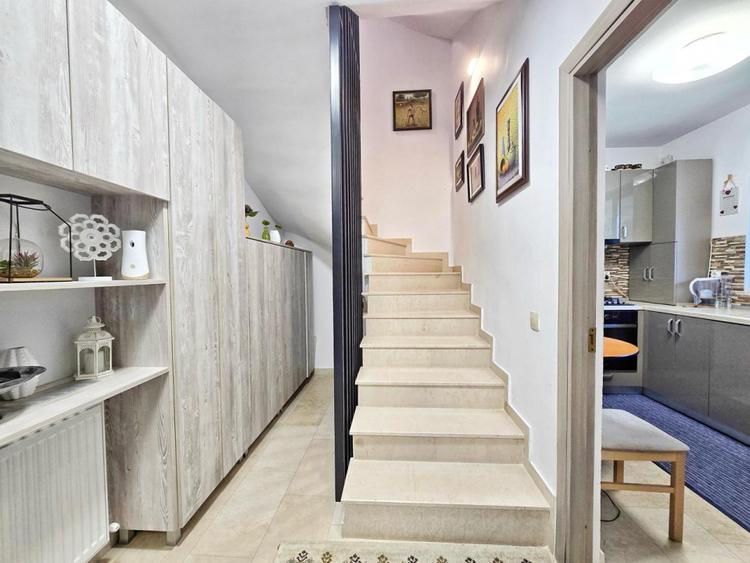 Casa cuplata moderna in zona Vivo, pe strada Crizantemelor!