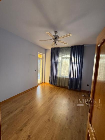 Casă tip duplex, 200 mp, 3 niveluri, 2 locuri de parcare
