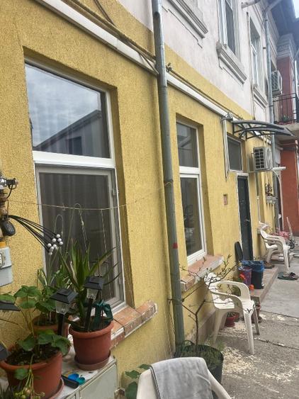 Vand Ap 2 camere, plus 1 camera la demisol Parc Carol