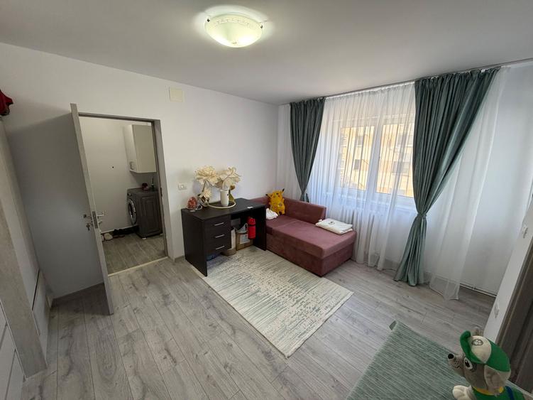 Apartament 3 camere, etaj 2 - Cugir