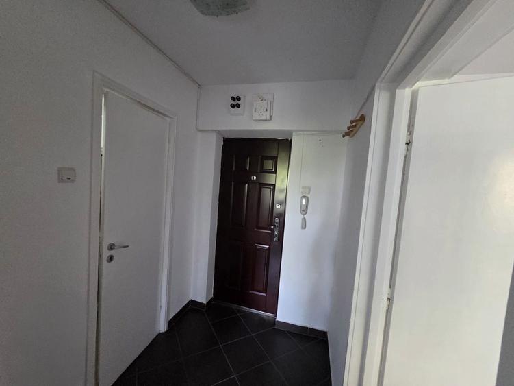 2 camere decomandat | Etaj 2/9 | Metrou Favorit