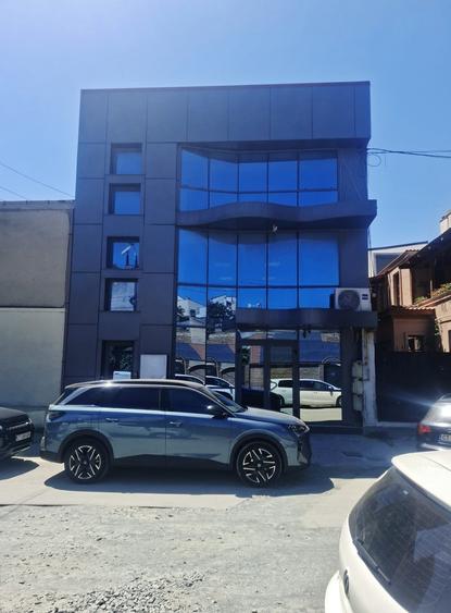 Zona ultracentrala - Cladire moderna de birouri, Parter+Mezanin+Etaj