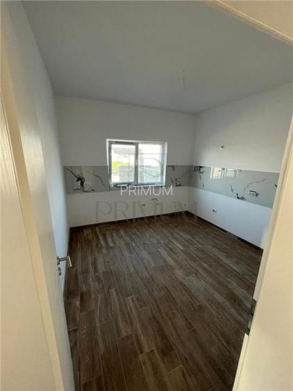 Duplex spatios - bucatarie inchisa - zona in plina dezvoltare - 3
