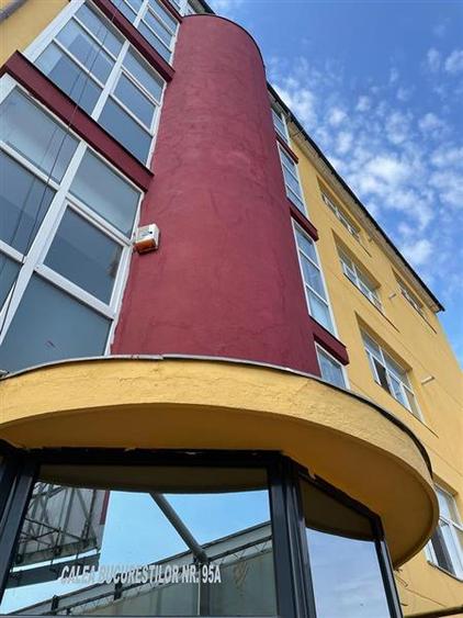 Cladire de birouri cu 6 niveluri in Otopeni