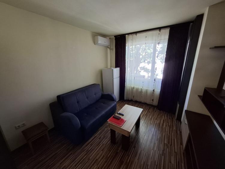 Garsonieră zona Far