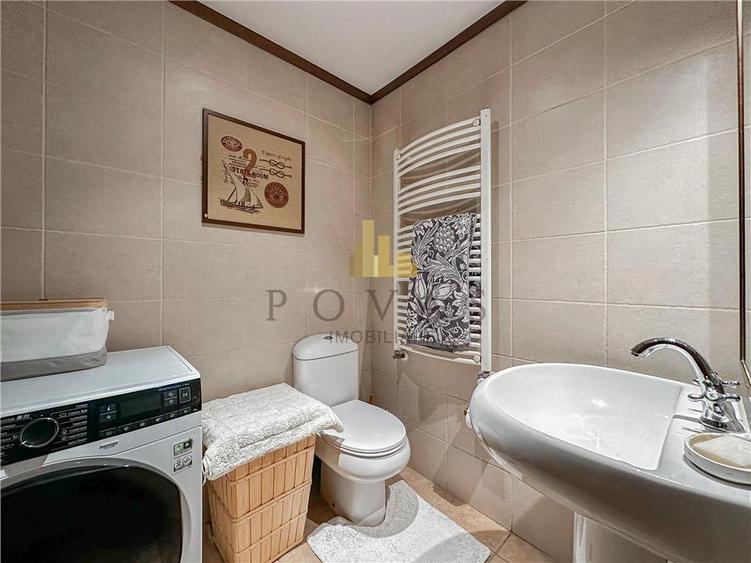 Vanzare  Vila Iancu Nicolae Pipera 4 Camere Piscina