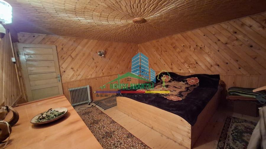 Casă de vacanță, 4 camere, garaj, teren 251 mp– Lepșa, Județul Vrancea