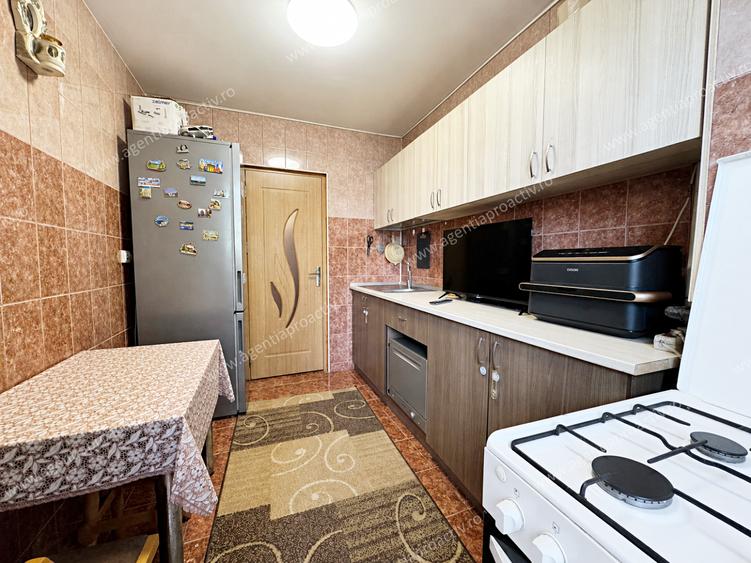 Apartament cu 2 camere, etajul 2, în cartierul Micro 16.