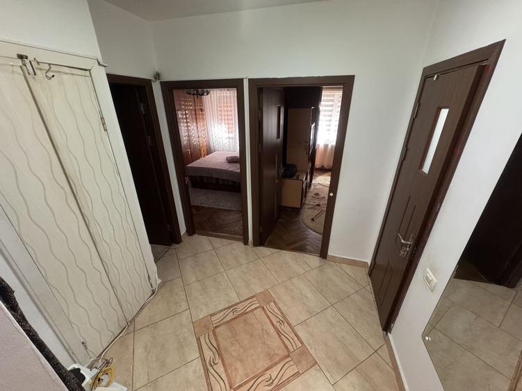 Apartament 3 camere zona Delfinariu - Bld. Mamaia cu Centrala