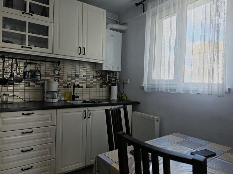Astra zona școala 7 strada Apollo apartament 3 camere Liber la vânzare