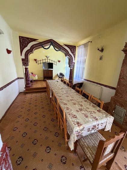 Vilă istorică de vânzare Castel Aura Buzescu Bușteni str. Victoriei nr. 11