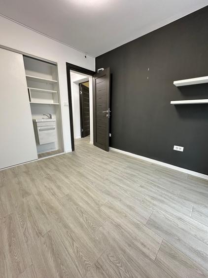 Comision ZERO! Spațiu comercial Podu Roș Salubris, loc de parcare