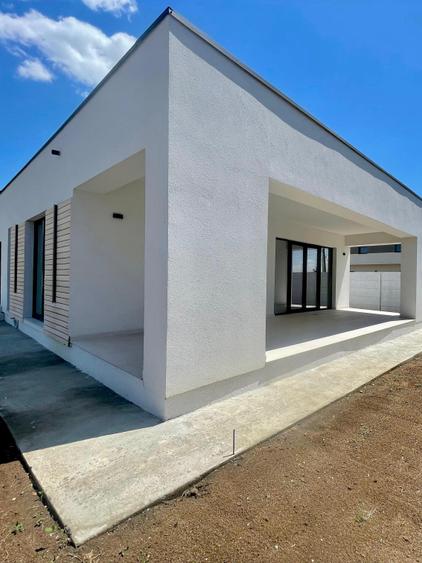 CASA INTIMA PE PARTER cu 4 CAMERE TIP MEDITERANEEAN