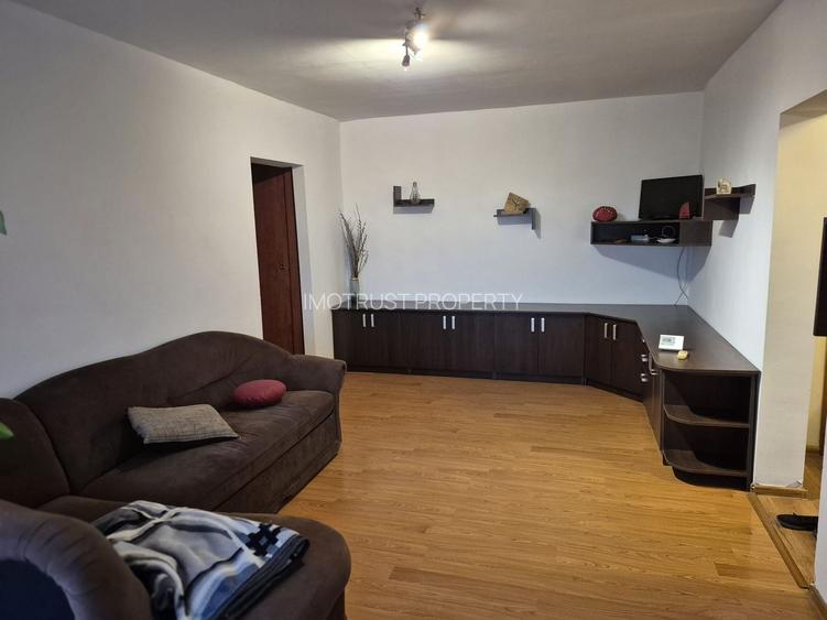 Apartament 4 ncamere de inchiriat, Micalaca - 2