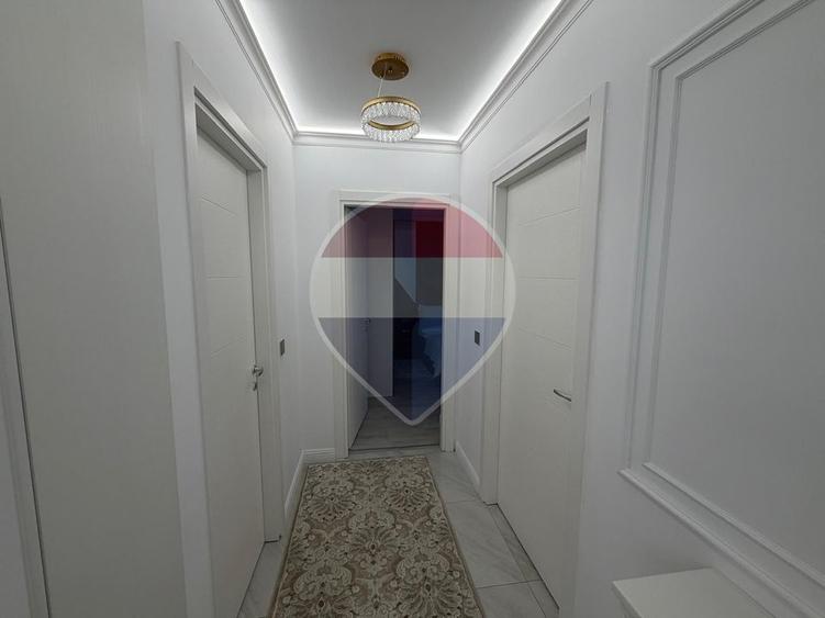 Vanzare apartament 3 camere Hils Pallady