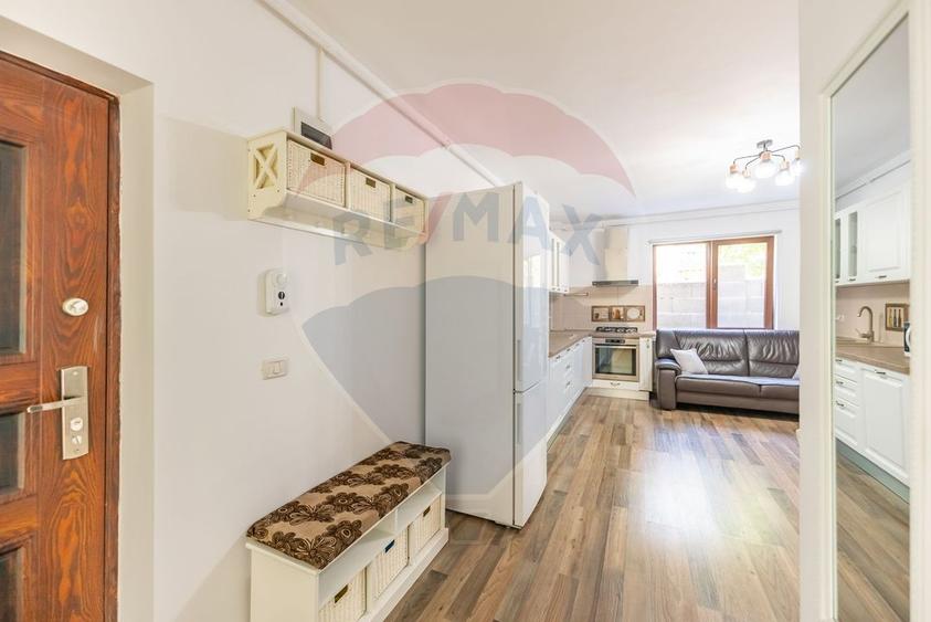 Apartament cu 3 camere de inchiriat in bloc nou + loc de parcare