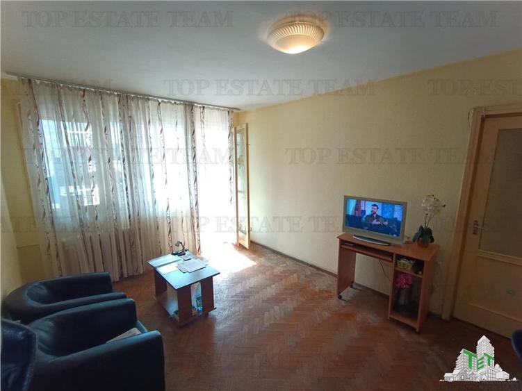Apartament luminos cu doua camere pe Calea Giulesti cu balcon de aproape 12mp la