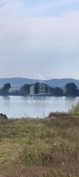 Teren la Dunare 2400Mp cu utilitati