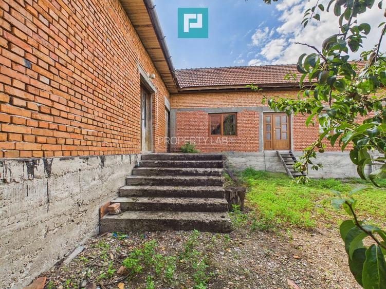 Casă semifinisată, cu 5 camere, în Bonțești Arad
