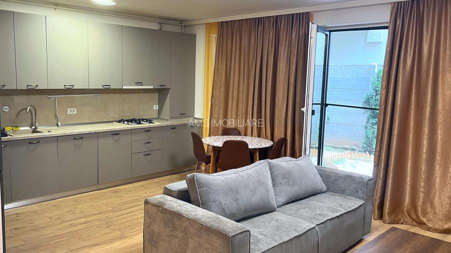NOU / SUPERB/ LOC PARCARE/ ZONA PIPERA / CURTE GENEROASA