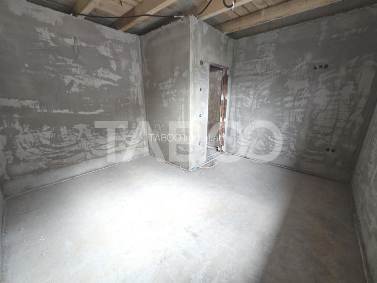 Casa tip duplex de vanzare 125 mpu predare la alb in Selimbar Sibiu - 7