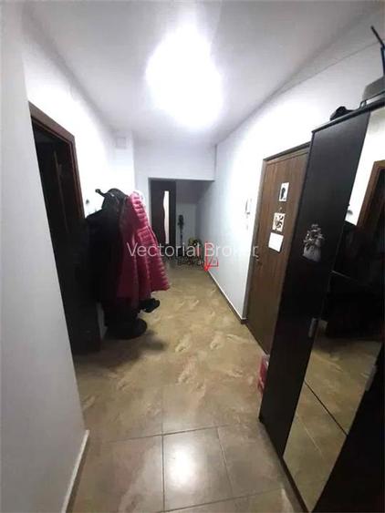 Parter inalt, bloc 86, reabilitat- la 5 min de metrou OBOR - 4