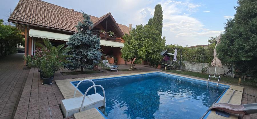 Vânzare Proprietate deosebita cu piscina, Gura Ocnitei Dambovita