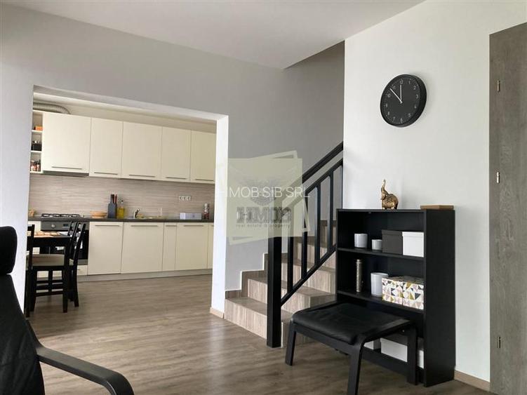 Casa moderna cu 3 camere 2 bai balcon si curte privata in Turnisor - 2