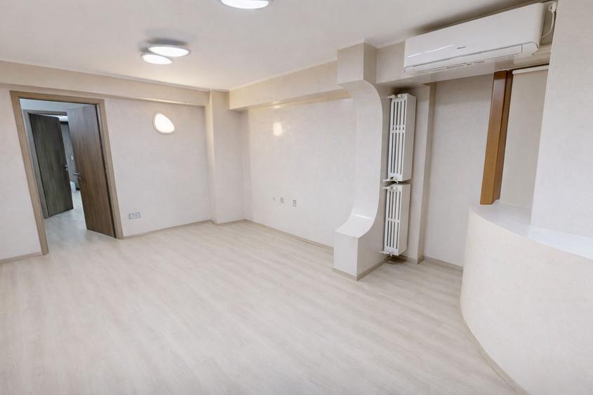 CAPITOL - B-dul. Mamaia - Apartament cu 4 camere si terasa de 80 mp.