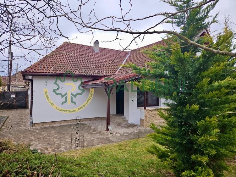 Casă de vânzare în centrul Sibiului – 3 camere și curte privată