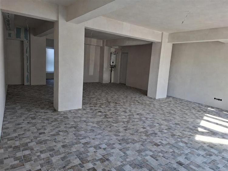Spatiu comercial 79mp parcare zona Turnisor