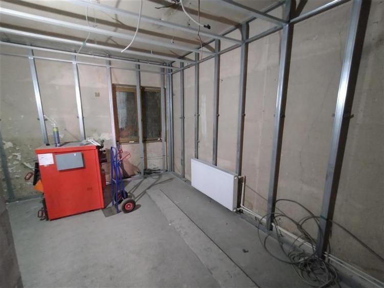 Oravita, Spatiu Com. (Apartament) 89MP, Zona Centrala, Pret Negociabil
