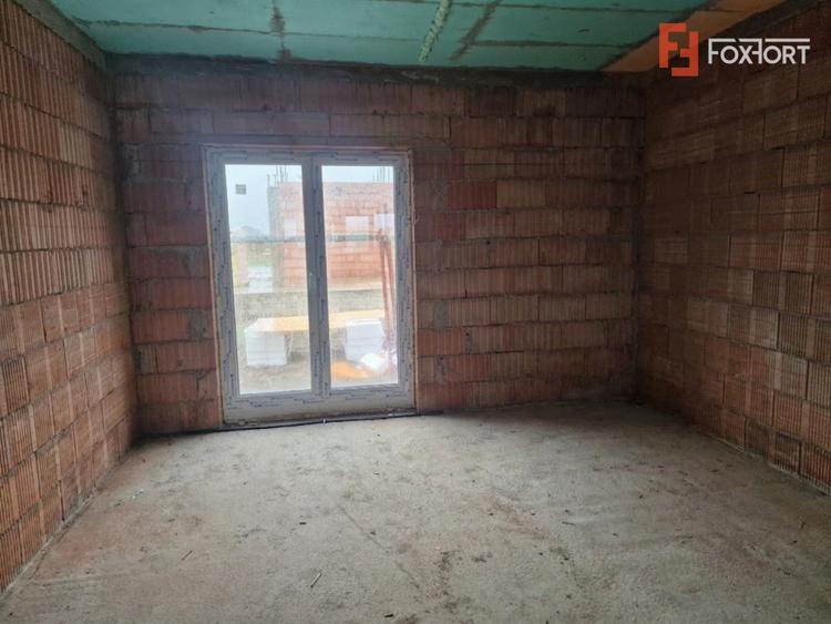 Duplex de vanzare cu 3 camere, zona Bucovat